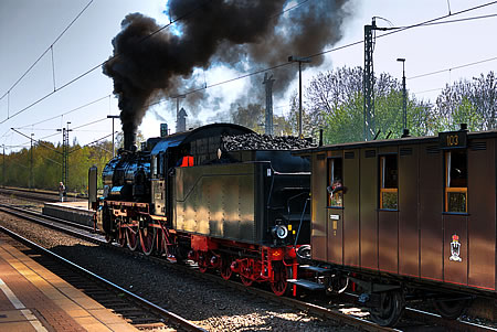 38 2267 im Gegenlicht Richtung Bochum-Dahlhausen