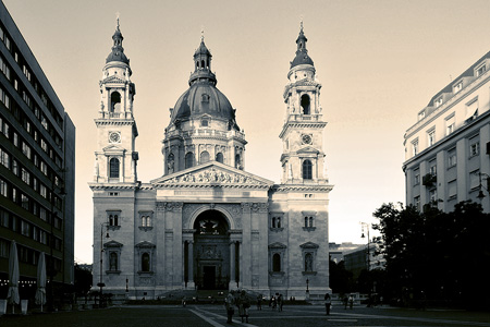 Vorderansicht St. Stephans-Basilika Budapest