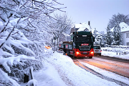 Dirostahl LKW auf Rutschpartie