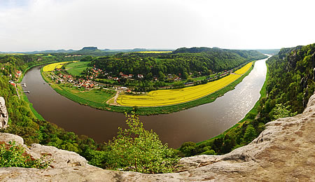 Blick von der Bastei auf den Elbbogen