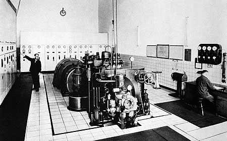 Die noch in den 50ern angeschaffte Dampfturbine - Strom für die Region