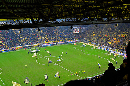 Signal Iduna Park: Dortmund - Stuttgart