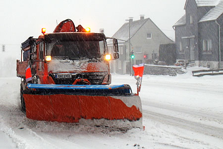 Winterdienst Radevormwald - Schneeräumer in Herbeck