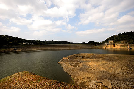 Blick auf die Staumauer der Wuppertalsperre